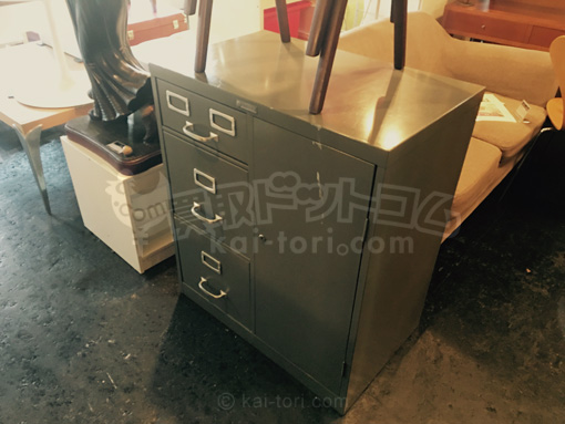 買取金額　15000円　アメリカ　miller社製　インダストリアル　スチールキャビネット